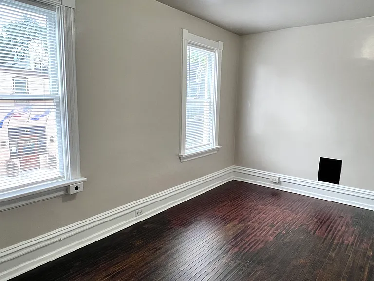 539 E Fulton St — Photo 16