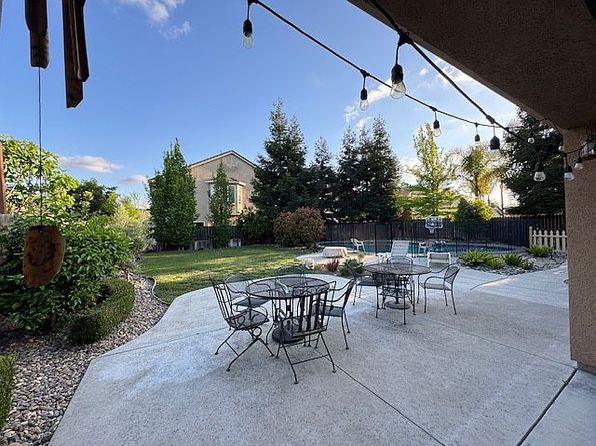 1092 Heartland Dr