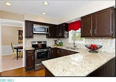 5th image of 36 Donmac Dr