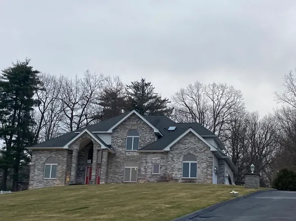 32 Spring Meadow Dr, Ludlow, MA 01056
