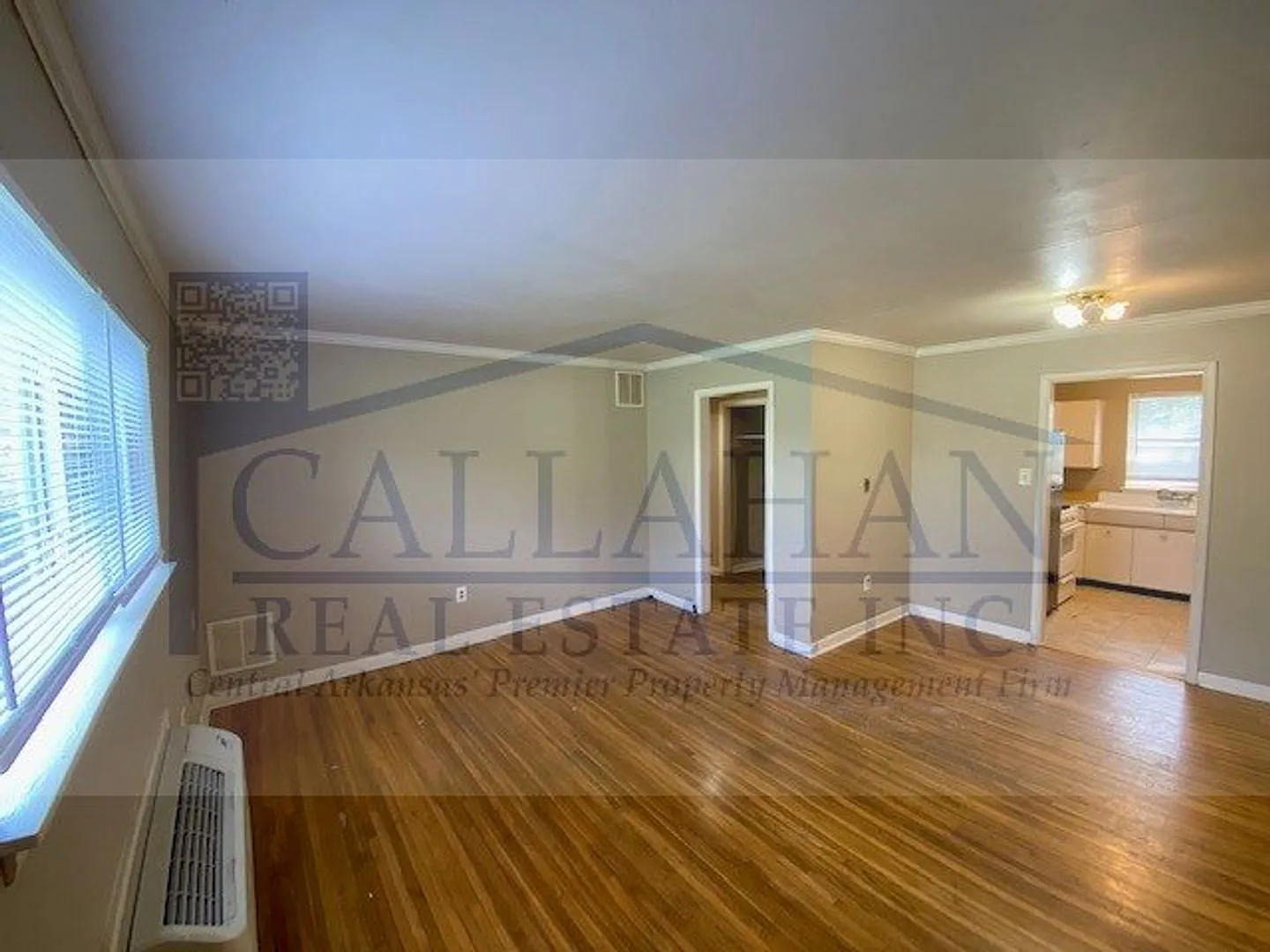 107 West 42nd Pl — Photo 3