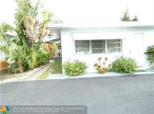 19 SE 7th St, Dania, FL 33004