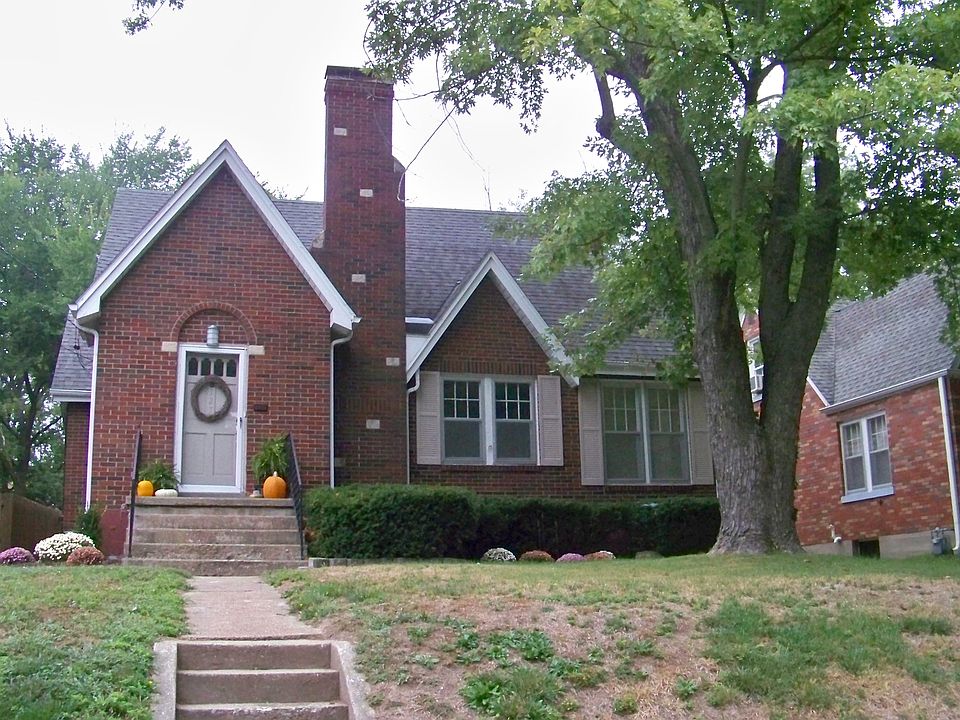 1st image of 127 W Circle Dr