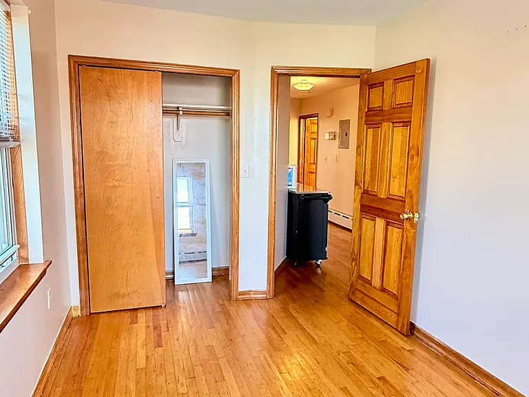 28-20 21st Ave #2 — Photo 2