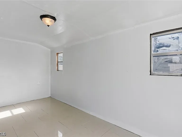 3016 SW 6th Pl — Photo 34
