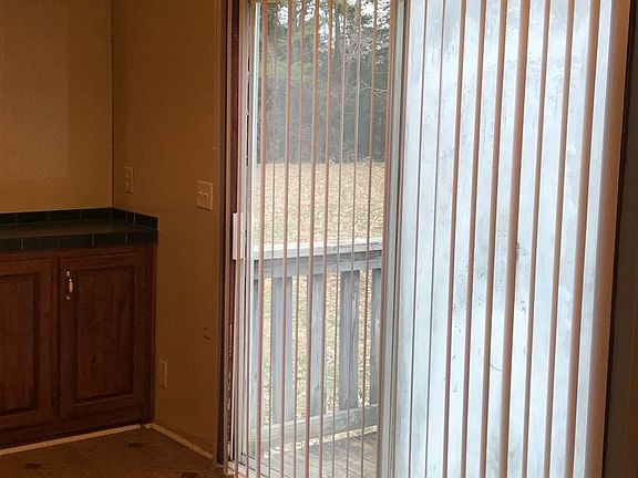 5th image of 1843 Evans Rd