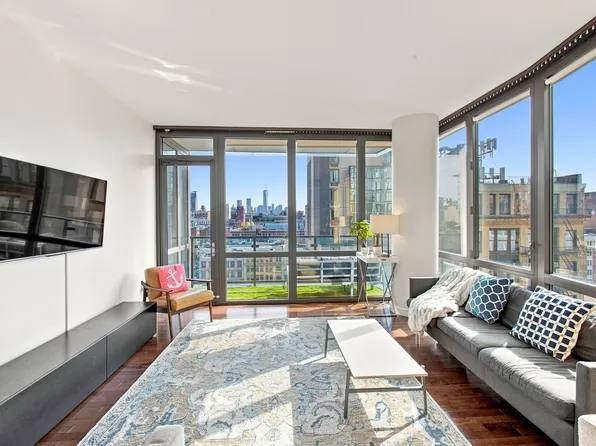 101 West 24th Street image 1 of 19