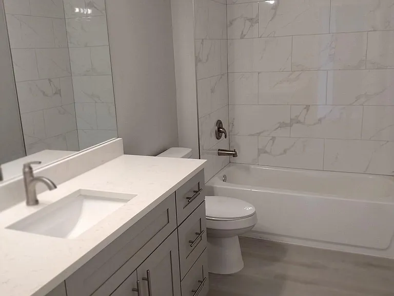 229 SW 47th Ter — Photo 11