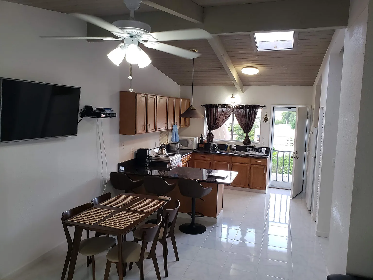 5110 Kilauea Ave — Photo 4
