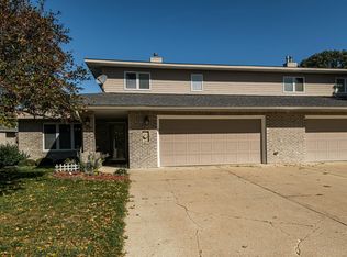 135 Salem Point Dr SW, Rochester, MN 55902