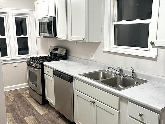 4th image of 2216 Jackson Blvd
