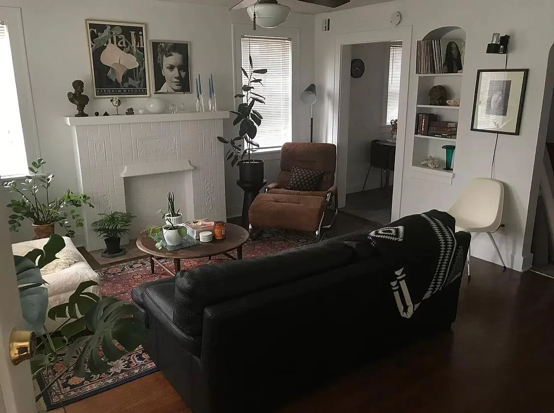 Studio, 600 sqft, $825 — Photo 2