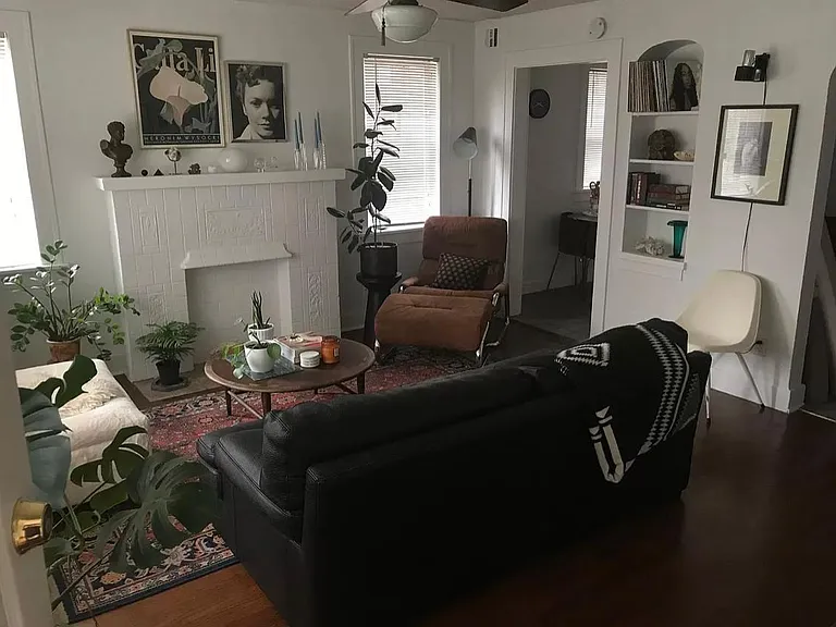 3016 N Robinson Ave #2 — Photo 2