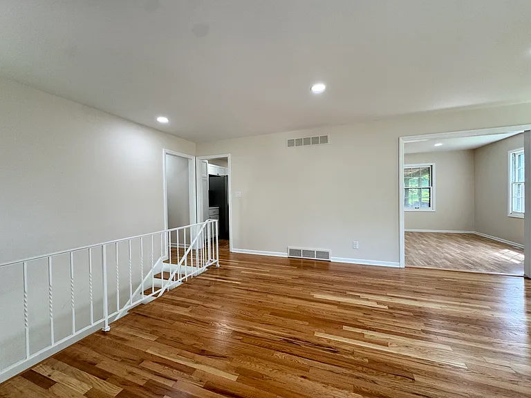 1900 E 28th Ave — Photo 3