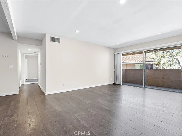 1001 W Macarthur Blvd #130 — Photo 5