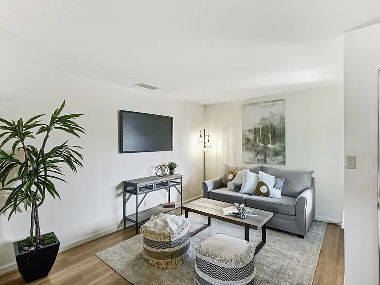 Chestnut Place — Photo 12