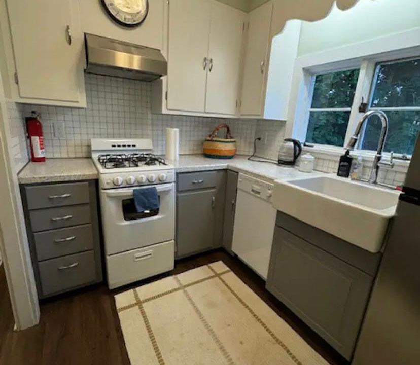 full kitchen