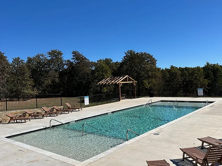 16409 April Dr — Photo 27