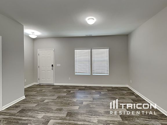 3rd image of 841 Georgia Oak Ln