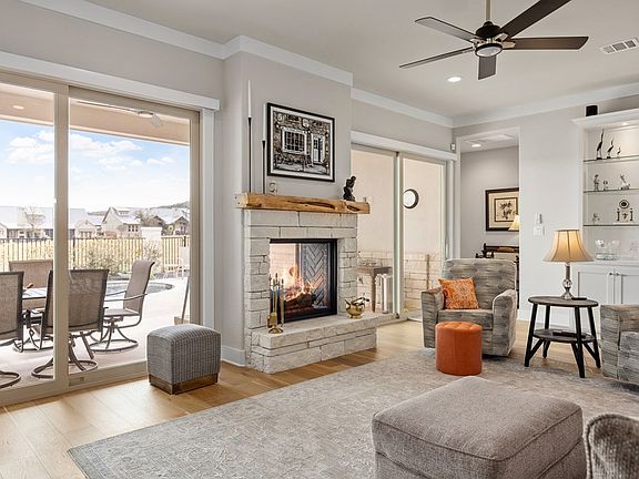4th image of 2085 Toscano Way