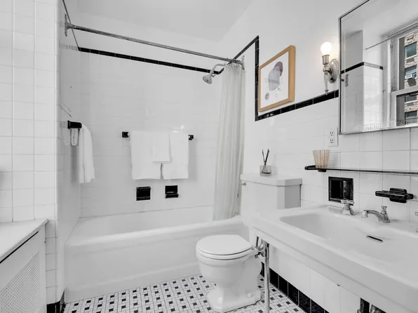 390 West End Avenue 6H image 9 of 9