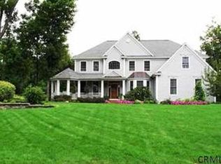 12 Eleanor Ct, Mechanicville, NY 12118