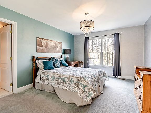 5th image of 106 Parkview Cir
