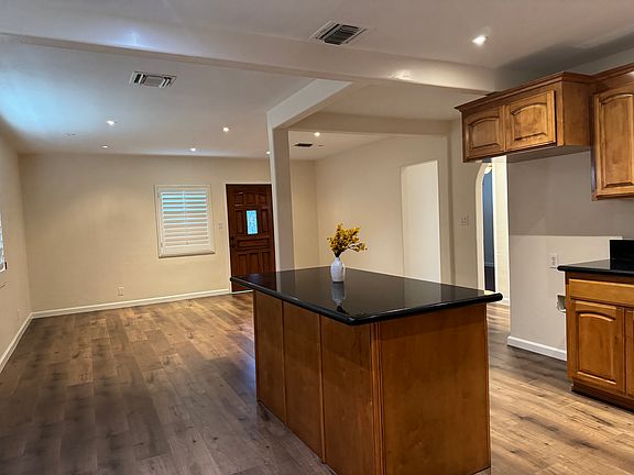 5th image of 8143 Maxine St