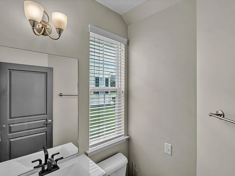 1116 Westbriar Dr — Photo 20