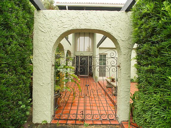 4th image of 1860 Sir Page Ln