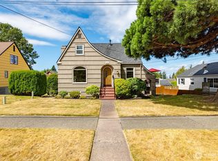 211 N 8th St, Mount Vernon, WA