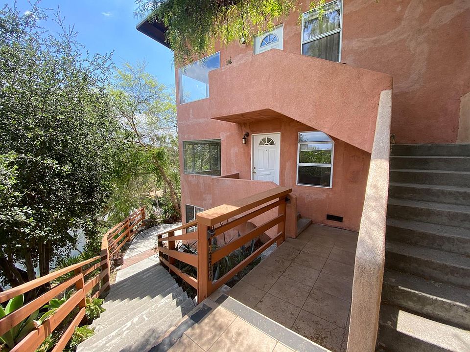 1st image of 1552 Lucretia Ave