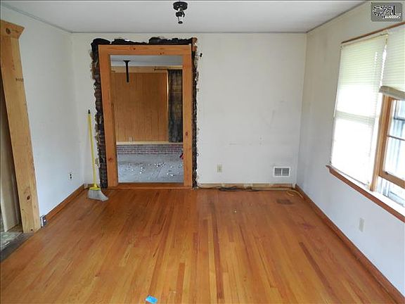 4th image of 7024 Edmund Hwy