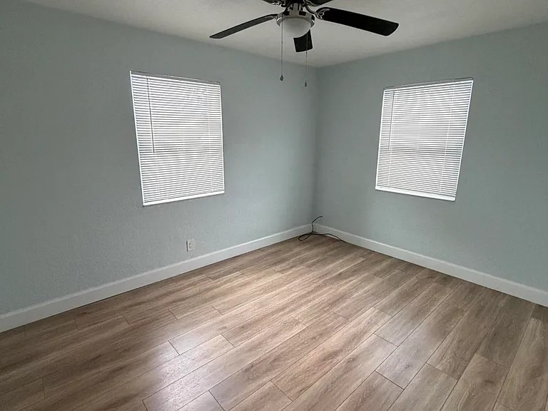 442 Winters St — Photo 26