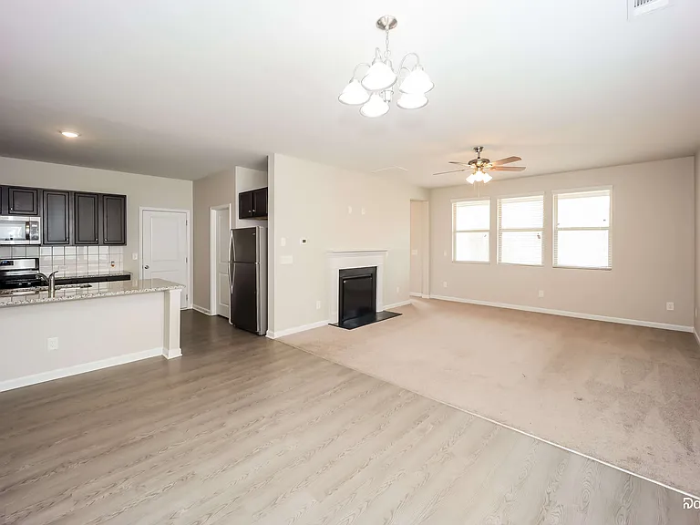 7398 Embassy Trce — Photo 7