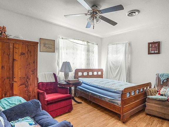 5th image of 117 Cedar Heights Dr