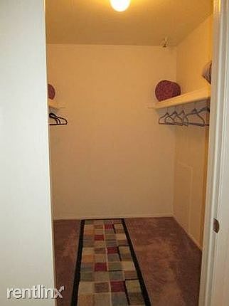 walk-in-closet