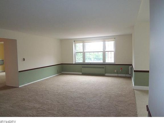 5th image of 19101 Van Aken Blvd APT 327