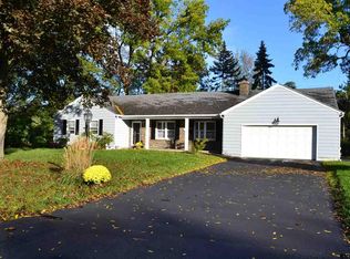 7 Leslie Ct, Loudonville, NY 12211