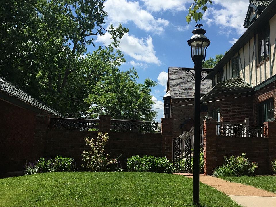1st image of 701 S Meramec Ave