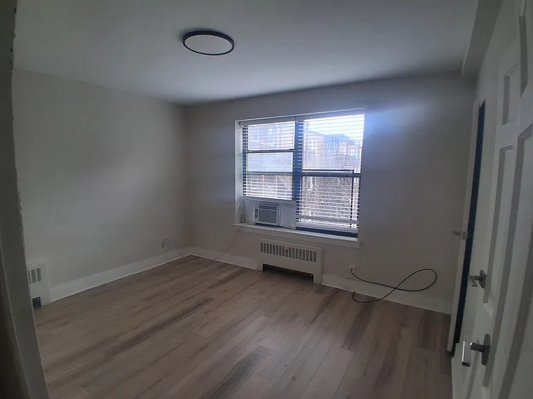 Renovated Studios, 1, & 2 bed apartments! — Photo 20
