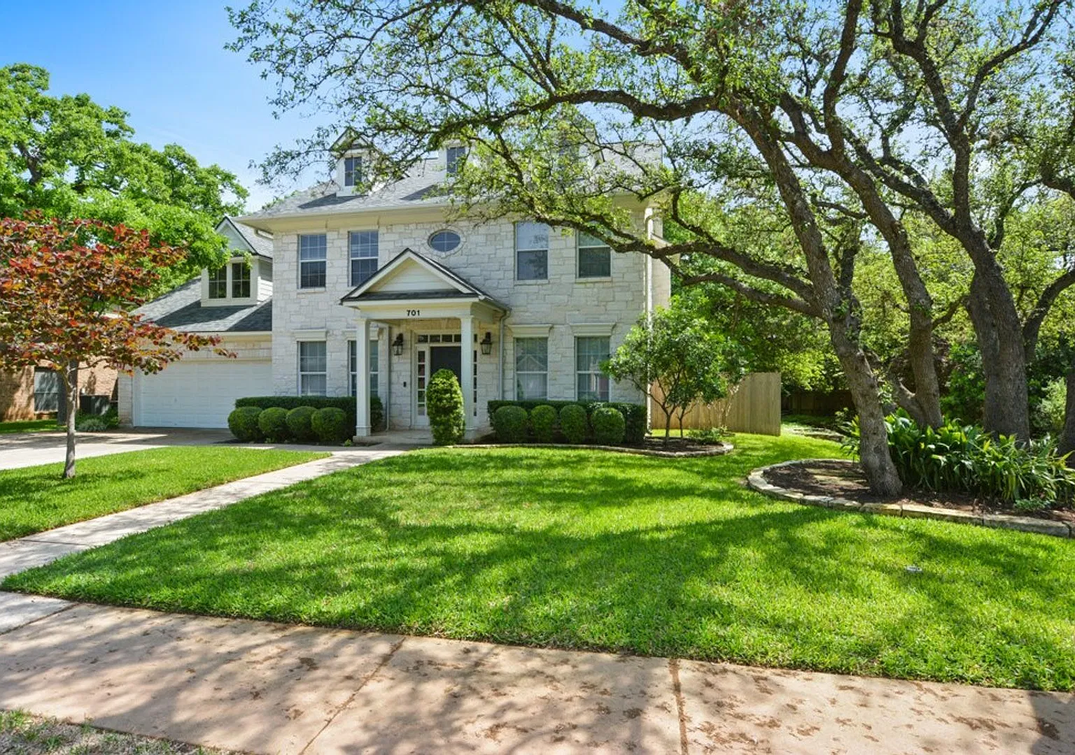 Beautifully Updated 4 Bedroom, 2.5 Bathrooms, 2-Story Home in West Round Rock! — Photo 2
