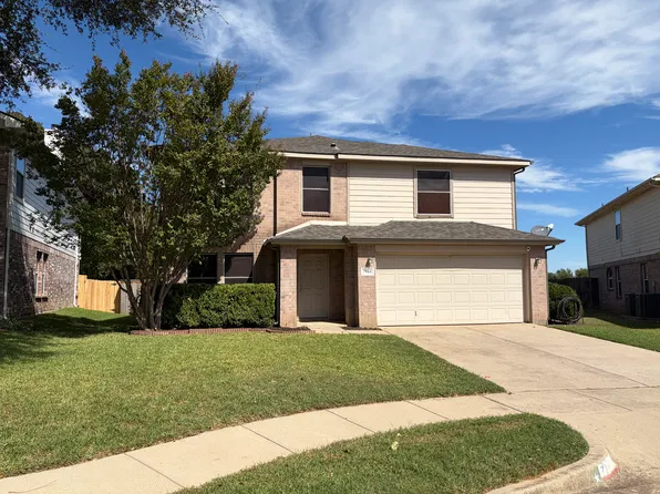 7961 Meadow Spring Ln, Fort Worth, TX 76120