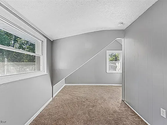 4475 Silverdale Rd — Photo 10