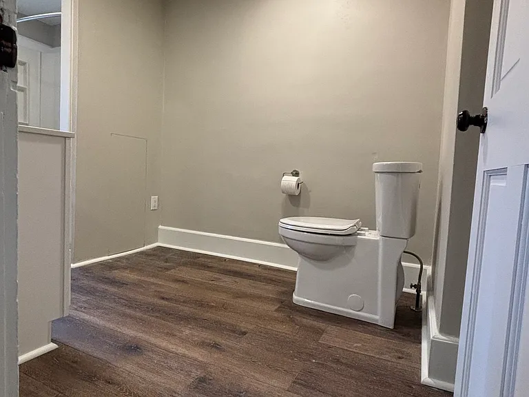 1702 Ferry St — Photo 20