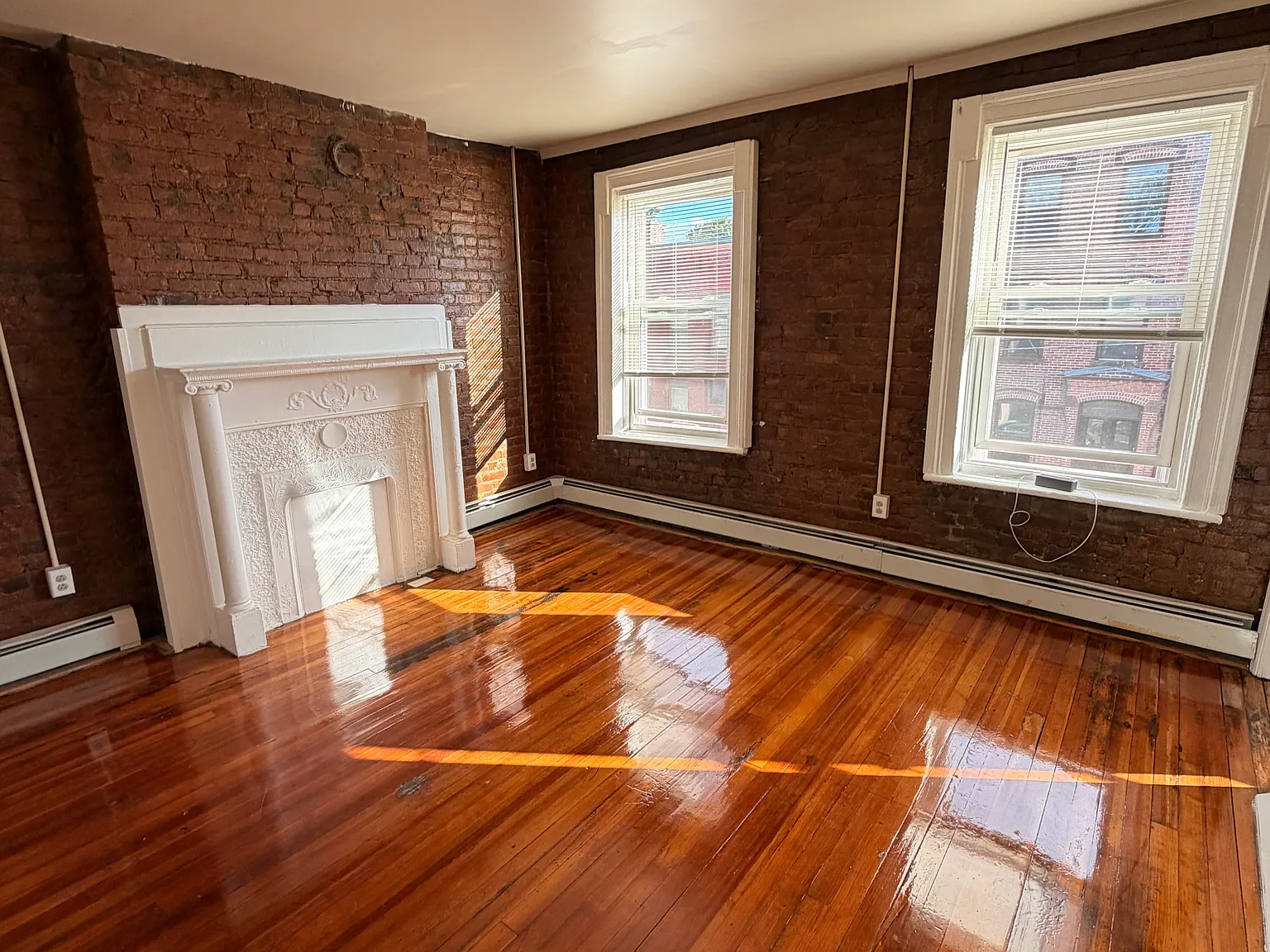 2 bed, 925 sqft, $1,700 — Photo 1