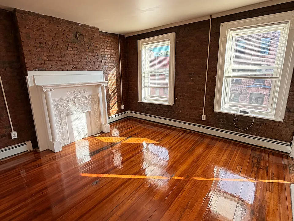 39 Catherine St #3