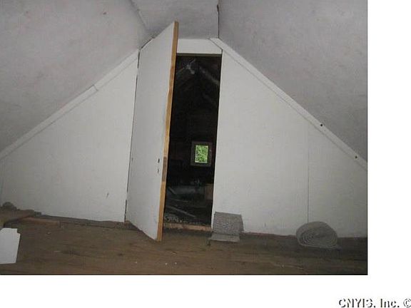 2nd image of 126 Highland Ave