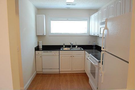 2nd image of 1000 Mallery St #71