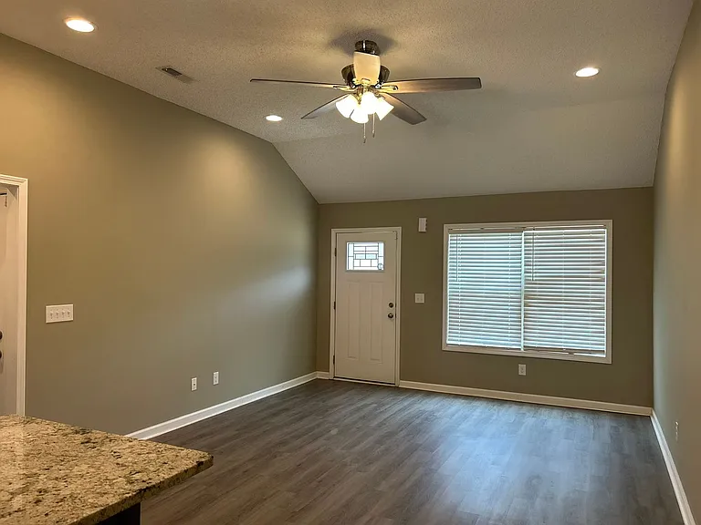 2570 Tindal Rd — Photo 10